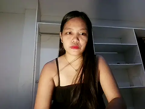 Snapshot of prettythalia chatting on 07-19-26, 12:42 prettythalia online show from 07-19-26, 12:42