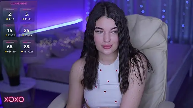 YourLolaBunny online show from 11-22-25, 06:34