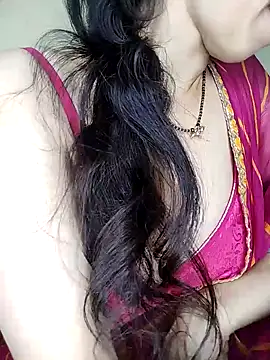 Snapshot of Fair-magic-woman chatting on 02-07-25, 08:53 Fair-magic-woman online show from 02-07-25, 08:53