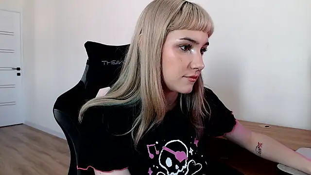 Princess Shy    online show from 02-21-25, 12:39