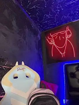 Sophie LS online show from 10-25-25, 02:02