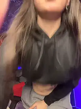 Sophie LS online show from 11-28-25, 02:36