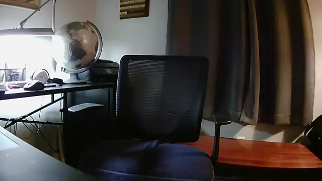 Snapshot of Scotty52838 chatting on 03-03-25, 01:31 Scotty52838 online show from 03-03-25, 01:31