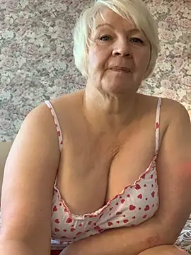 Laura Millf online show from 01-19-25, 10:28