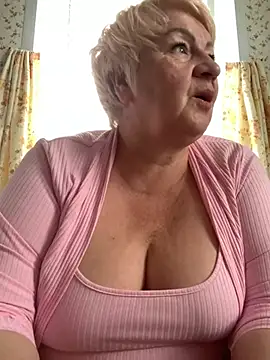 Snapshot of Laura_Millf chatting on 06-03-26, 05:43 Laura Millf online show from 06-03-26, 05:43