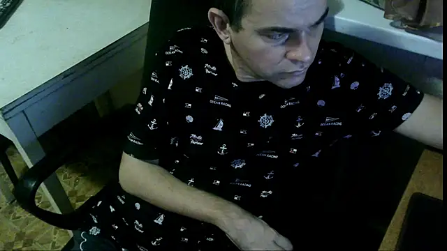 Snapshot of AlDON59 chatting on 01-10-25, 06:06 AlDON59 online show from 01-10-25, 06:06