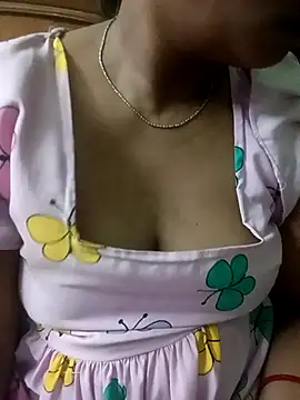 Snapshot of NairaSaxena chatting on 07-29-26, 05:00 NairaSaxena online show from 07-29-26, 05:00