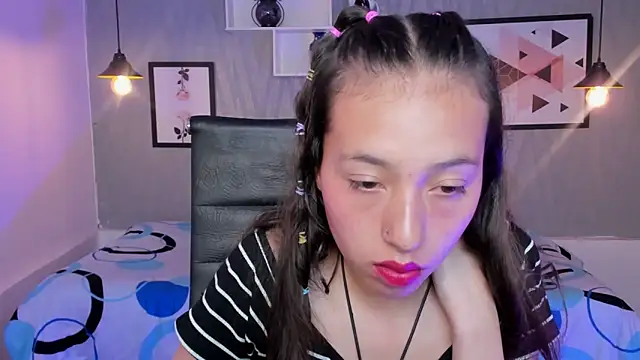 Snapshot of Valeria_roussi chatting on 12-16-24, 05:00 Valeria roussi online show from 12-16-24, 05:00