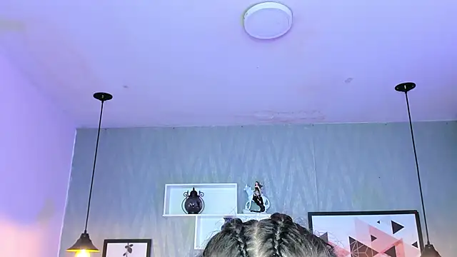 Snapshot of Valeria_roussi chatting on 12-20-24, 01:54 Valeria roussi online show from 12-20-24, 01:54