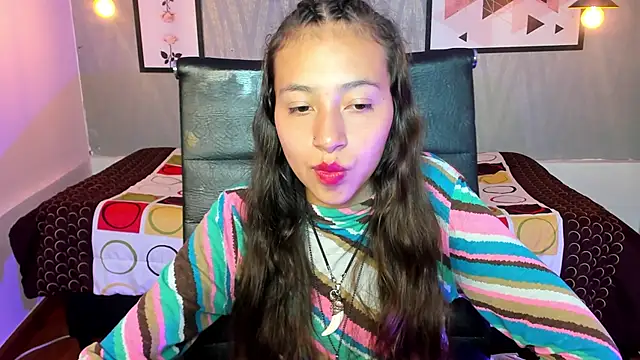 Snapshot of Valeria_roussi chatting on 12-20-24, 08:01 Valeria roussi online show from 12-20-24, 08:01