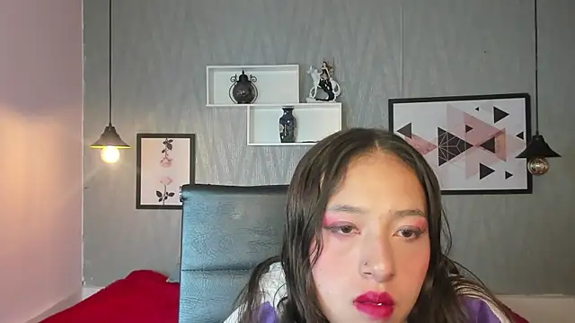 Snapshot of Valeria_roussi chatting on 12-29-24, 02:52 Valeria roussi online show from 12-29-24, 02:52