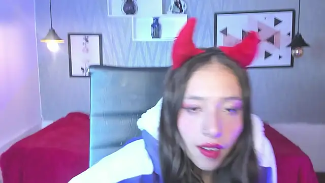 Snapshot of Valeria_roussi chatting on 12-29-24, 08:58 Valeria roussi online show from 12-29-24, 08:58