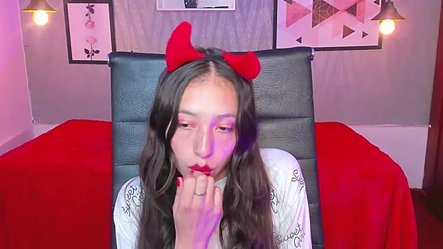 Snapshot of Valeria_roussi chatting on 01-09-25, 04:28 Valeria roussi online show from 01-09-25, 04:28