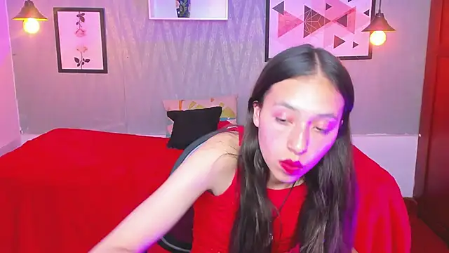 Snapshot of Valeria_roussi chatting on 01-21-25, 09:46 Valeria roussi online show from 01-21-25, 09:46