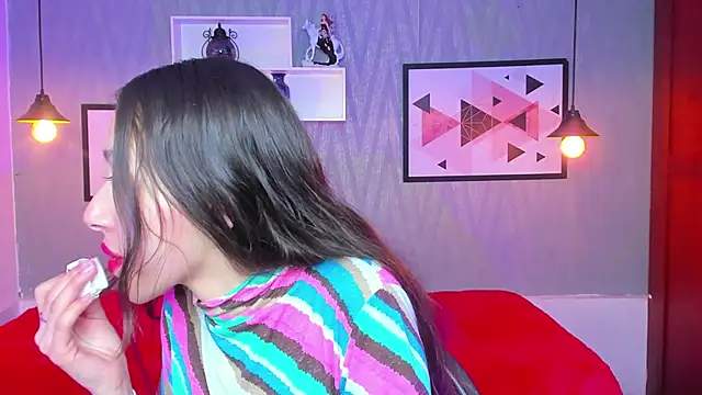 Snapshot of Valeria_roussi chatting on 01-22-25, 02:24 Valeria roussi online show from 01-22-25, 02:24