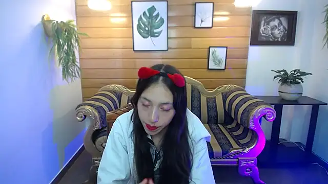 Snapshot of Valeria_roussi chatting on 02-19-25, 08:41 Valeria roussi online show from 02-19-25, 08:41