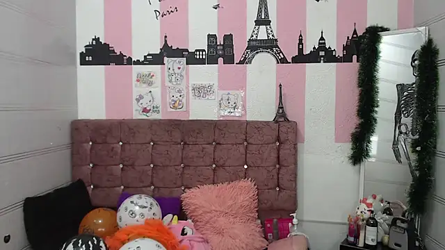 Snapshot of sara_caplerx chatting on 10-08-25, 01:42 sara caplerx online show from 10-08-25, 01:42