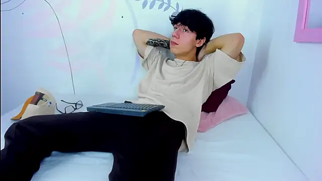 EVAN XOX online show from 01-08-25, 09:34