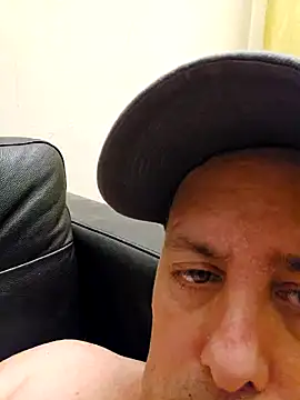 Snapshot of HeteroHotGuy1 chatting on 12-06-24, 01:29 HeteroHotGuy1 online show from 12-06-24, 01:29