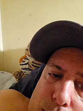 Snapshot of HeteroHotGuy1 chatting on 12-11-24, 07:46 HeteroHotGuy1 online show from 12-11-24, 07:46