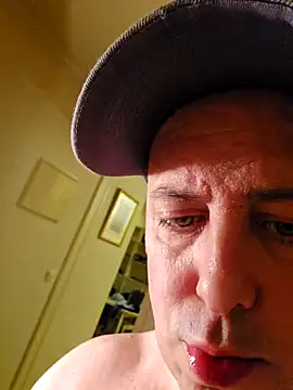 Snapshot of HeteroHotGuy1 chatting on 01-04-25, 02:25 HeteroHotGuy1 online show from 01-04-25, 02:25