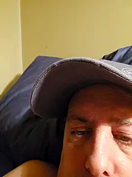 Snapshot of HeteroHotGuy1 chatting on 01-13-25, 12:41 HeteroHotGuy1 online show from 01-13-25, 12:41