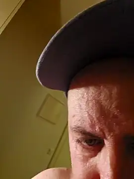 Snapshot of HeteroHotGuy1 chatting on 01-20-25, 03:48 HeteroHotGuy1 online show from 01-20-25, 03:48