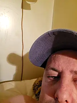 Snapshot of HeteroHotGuy1 chatting on 01-20-25, 08:52 HeteroHotGuy1 online show from 01-20-25, 08:52