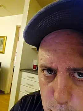 Snapshot of HeteroHotGuy1 chatting on 01-27-25, 12:33 HeteroHotGuy1 online show from 01-27-25, 12:33