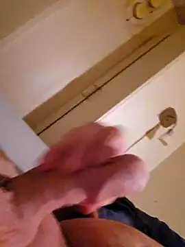 Snapshot of HeteroHotGuy1 chatting on 01-30-25, 11:45 HeteroHotGuy1 online show from 01-30-25, 11:45