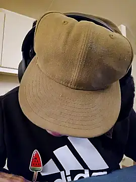 Snapshot of HeteroHotGuy1 chatting on 02-01-25, 01:55 HeteroHotGuy1 online show from 02-01-25, 01:55