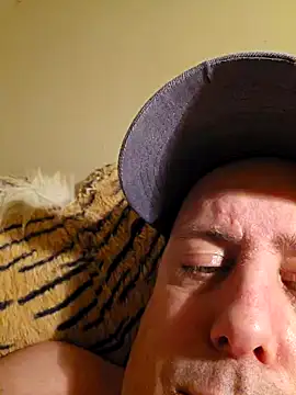 Snapshot of HeteroHotGuy1 chatting on 02-03-25, 12:36 HeteroHotGuy1 online show from 02-03-25, 12:36