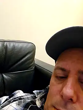 Snapshot of HeteroHotGuy1 chatting on 02-22-25, 09:48 HeteroHotGuy1 online show from 02-22-25, 09:48