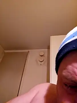 Snapshot of HeteroHotGuy1 chatting on 03-06-25, 12:32 HeteroHotGuy1 online show from 03-06-25, 12:32