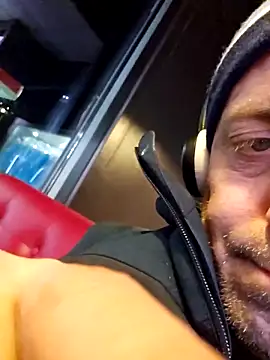 Snapshot of HeteroHotGuy1 chatting on 03-17-25, 11:32 HeteroHotGuy1 online show from 03-17-25, 11:32