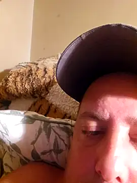 Snapshot of HeteroHotGuy1 chatting on 09-28-25, 10:59 HeteroHotGuy1 online show from 09-28-25, 10:59