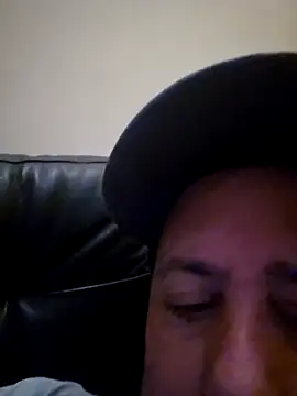 Snapshot of HeteroHotGuy1 chatting on 09-29-25, 10:58 HeteroHotGuy1 online show from 09-29-25, 10:58