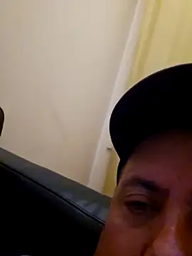 Snapshot of HeteroHotGuy1 chatting on 09-30-25, 07:52 HeteroHotGuy1 online show from 09-30-25, 07:52