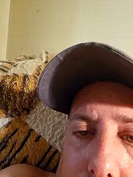 Snapshot of HeteroHotGuy1 chatting on 10-05-25, 12:47 HeteroHotGuy1 online show from 10-05-25, 12:47