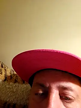 Snapshot of HeteroHotGuy1 chatting on 10-07-25, 01:14 HeteroHotGuy1 online show from 10-07-25, 01:14