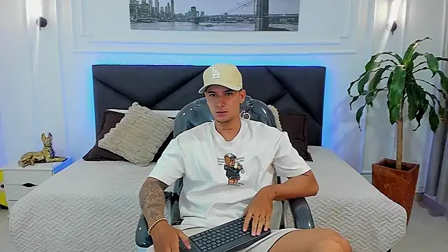 Damian23   online show from 12-02-25, 11:04