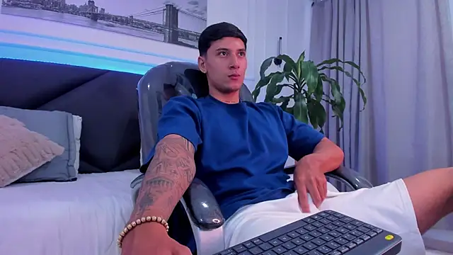 Damian23   online show from 12-15-25, 02:10