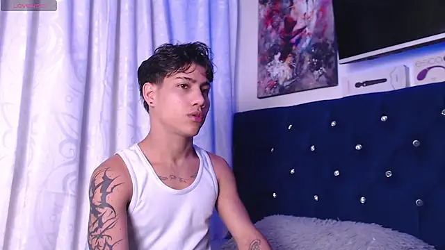 Sexys Boys Hot1 online show from 11-30-25, 02:37