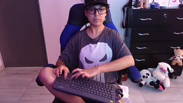 thomascooper7 online show from 12-18-25, 07:20