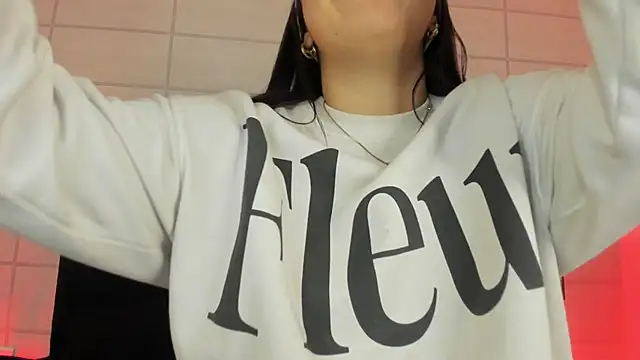 Christine Laam online show from 10-09-25, 12:14