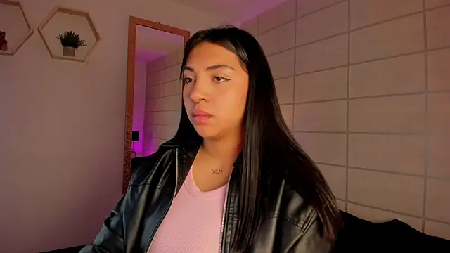 Christine Laam online show from 03-26-26, 12:00