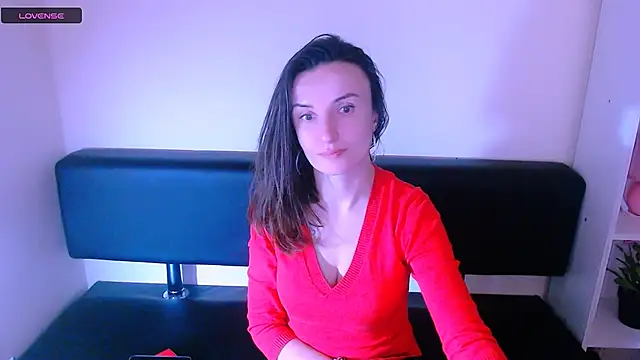 Snapshot of LaimaV_ chatting on 12-12-24, 03:27 LaimaV online show from 12-12-24, 03:27
