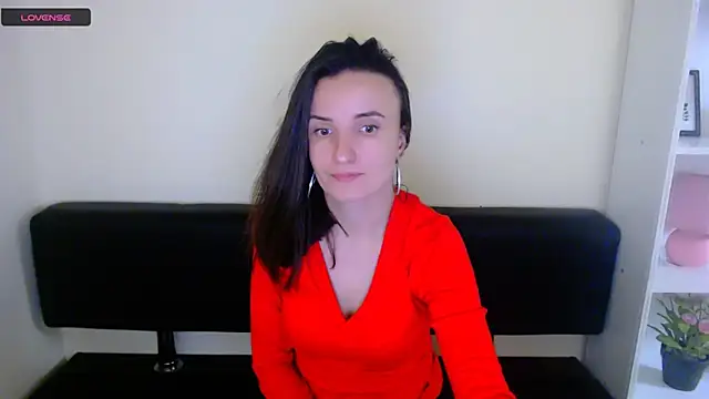 Snapshot of LaimaV_ chatting on 12-12-24, 06:31 LaimaV online show from 12-12-24, 06:31
