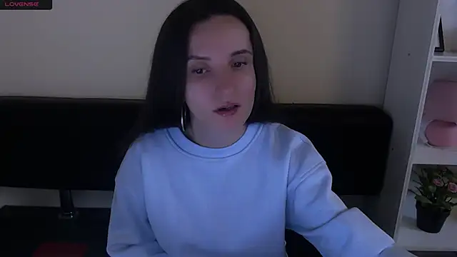 Snapshot of LaimaV_ chatting on 01-11-25, 05:07 LaimaV online show from 01-11-25, 05:07