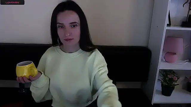 Snapshot of LaimaV_ chatting on 01-12-25, 08:04 LaimaV online show from 01-12-25, 08:04